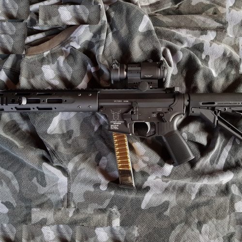 Halbautomat mit Integriertem Schalldämper Wyssen Defence WD9SD, Kaliber 9x19mm